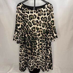 Jessica Howard Leopard Green Accent Dress 20W 🐆💚 Bell Sleeve Shift | Plus Size